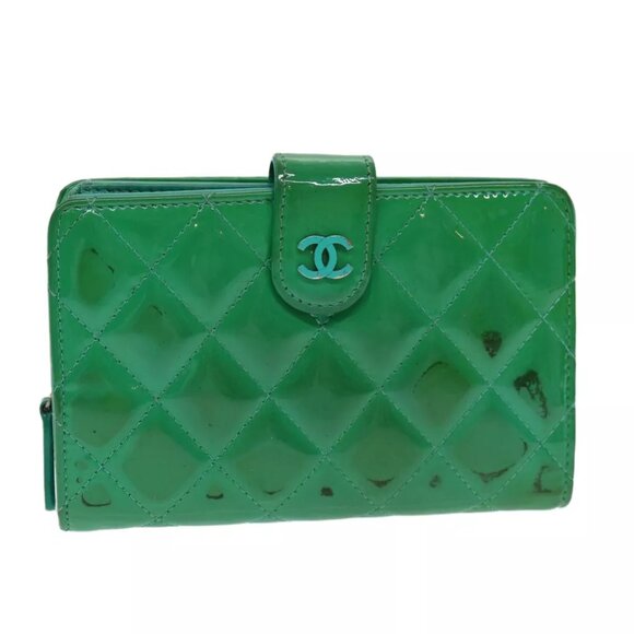 AUTHENTICITY GUARANTEED CHANEL Wallet Enamel Green CC - Picture 1 of 16
